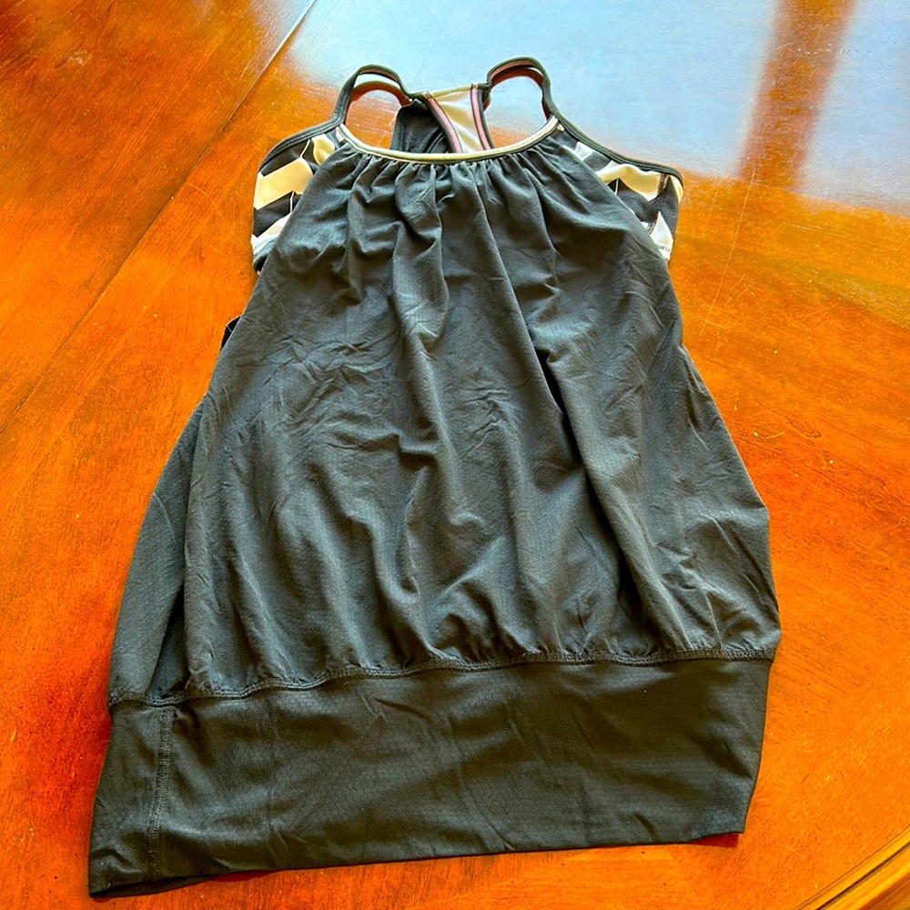 Lululemon, sports, tank top, black, sports bra, black, and white